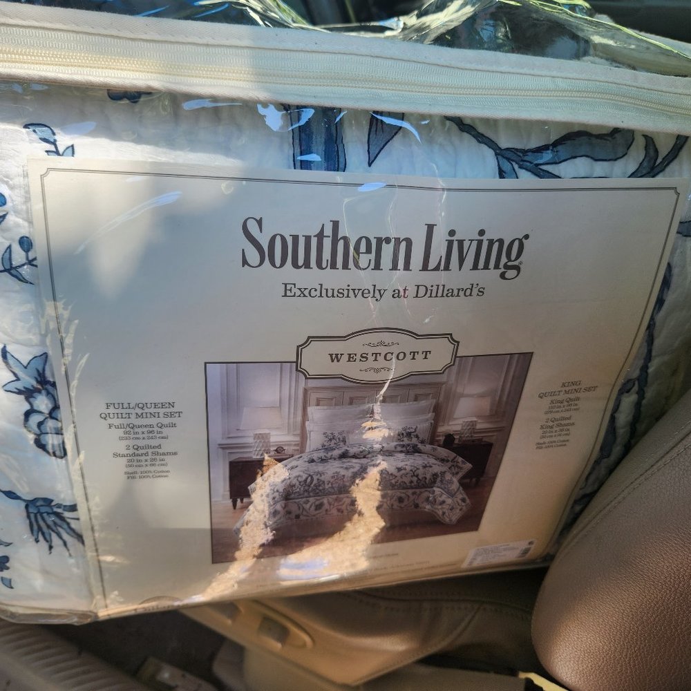 Brand new  southern living quiltw/ shams